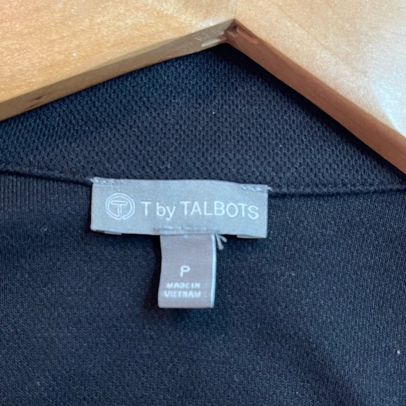 Black jacket. - Picture 4 of 6